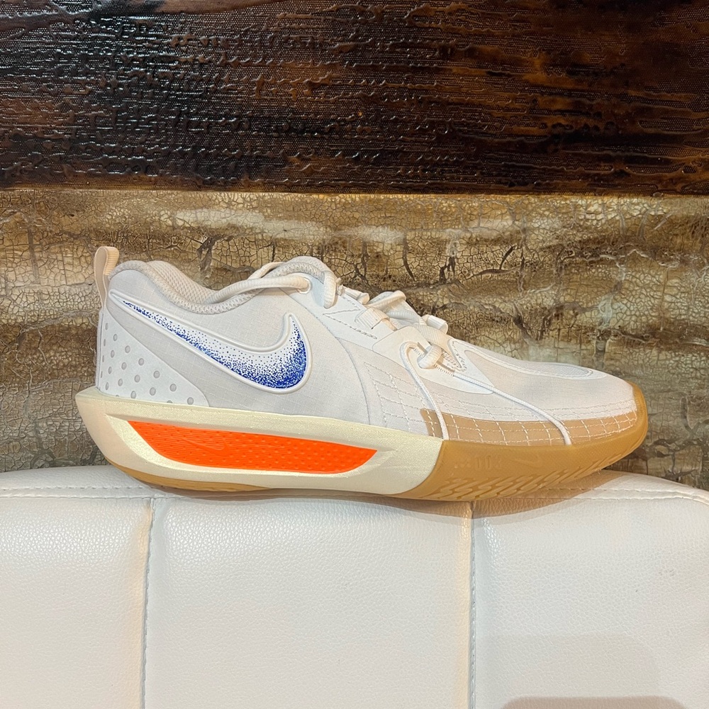 Nike Kids Sneakers in Cream and Orange